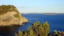 Pointe de l’Escampobariou sur la presqu’île de Giens Pointe de l’Escampobariou sur la presqu’île de Giens