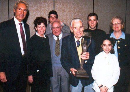 Philippe reçoit le NOGI Award 1997 - 176.2 ko Philippe reçoit le NOGI Award 1997 - 176.2 ko